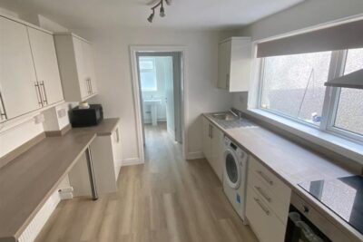 house - terraced for rent brook street