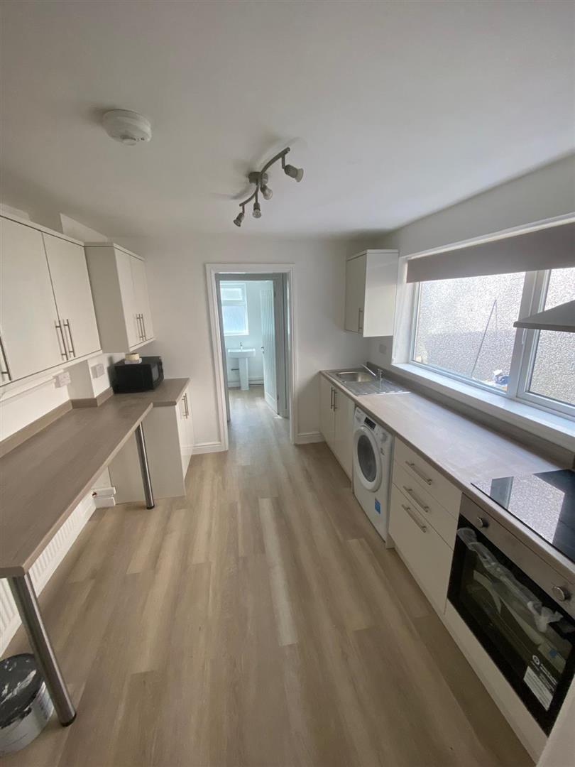 house - terraced for rent brook street