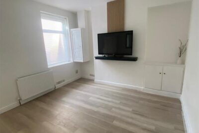 house - terraced for rent brook street