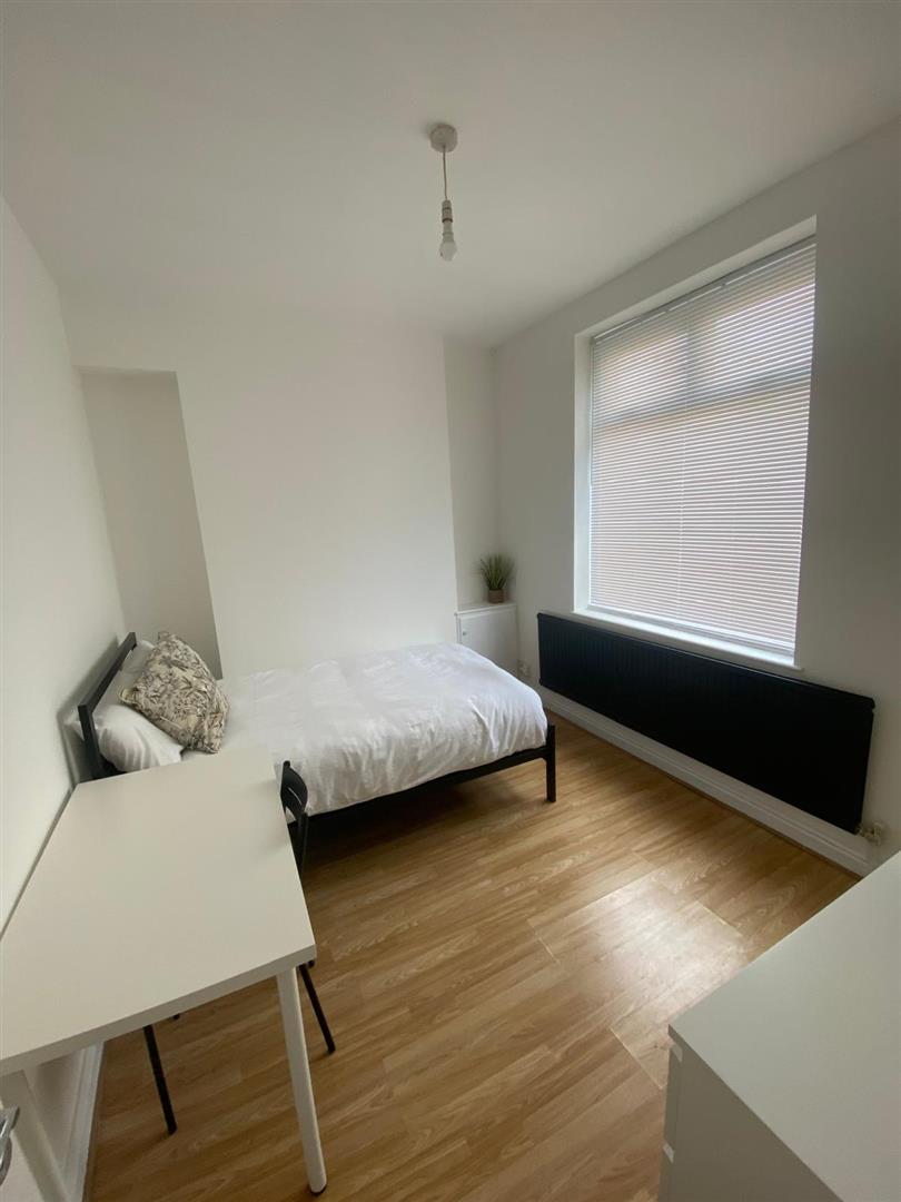 house - terraced for rent brook street