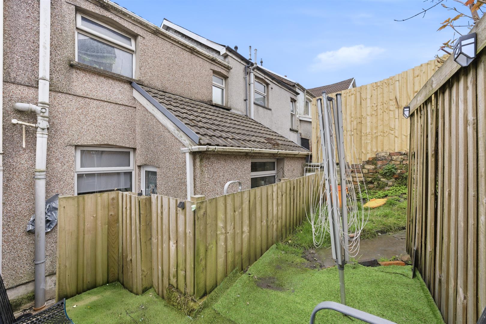 house for sale court street