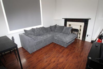 student property for rent queen street