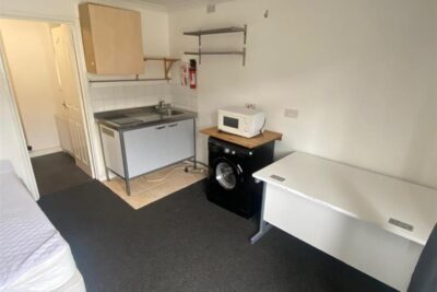 studio for rent broadway