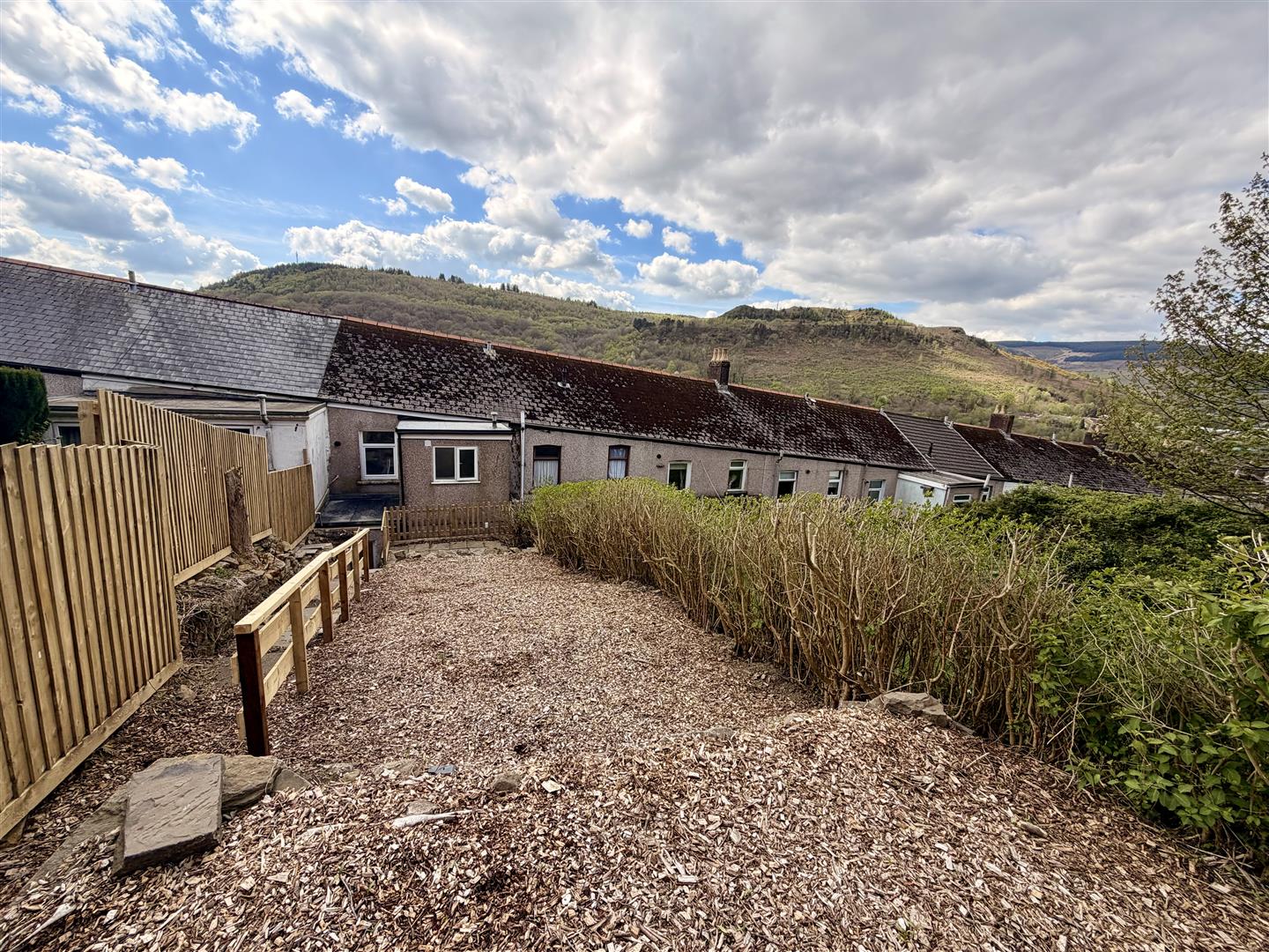 house - terraced for rent penrhys road
