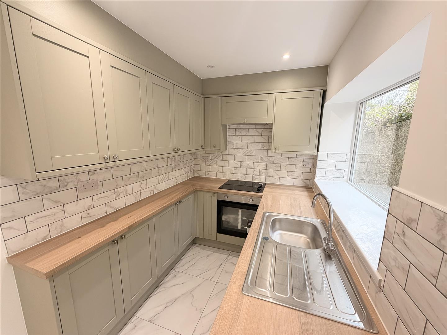house - terraced for rent penrhys road
