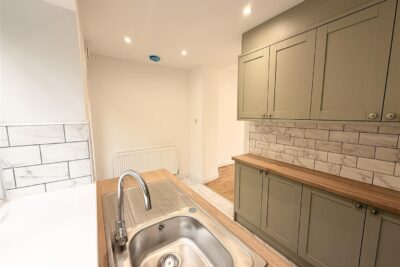 house - terraced for rent penrhys road