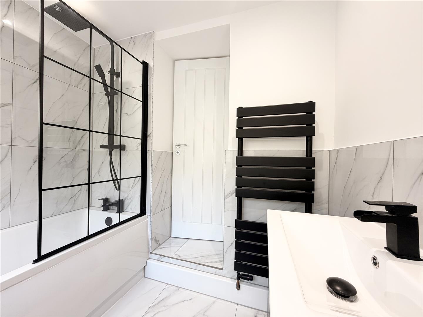 house - terraced for rent penrhys road