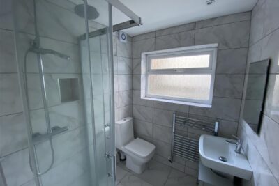 flat for rent llantrisant street