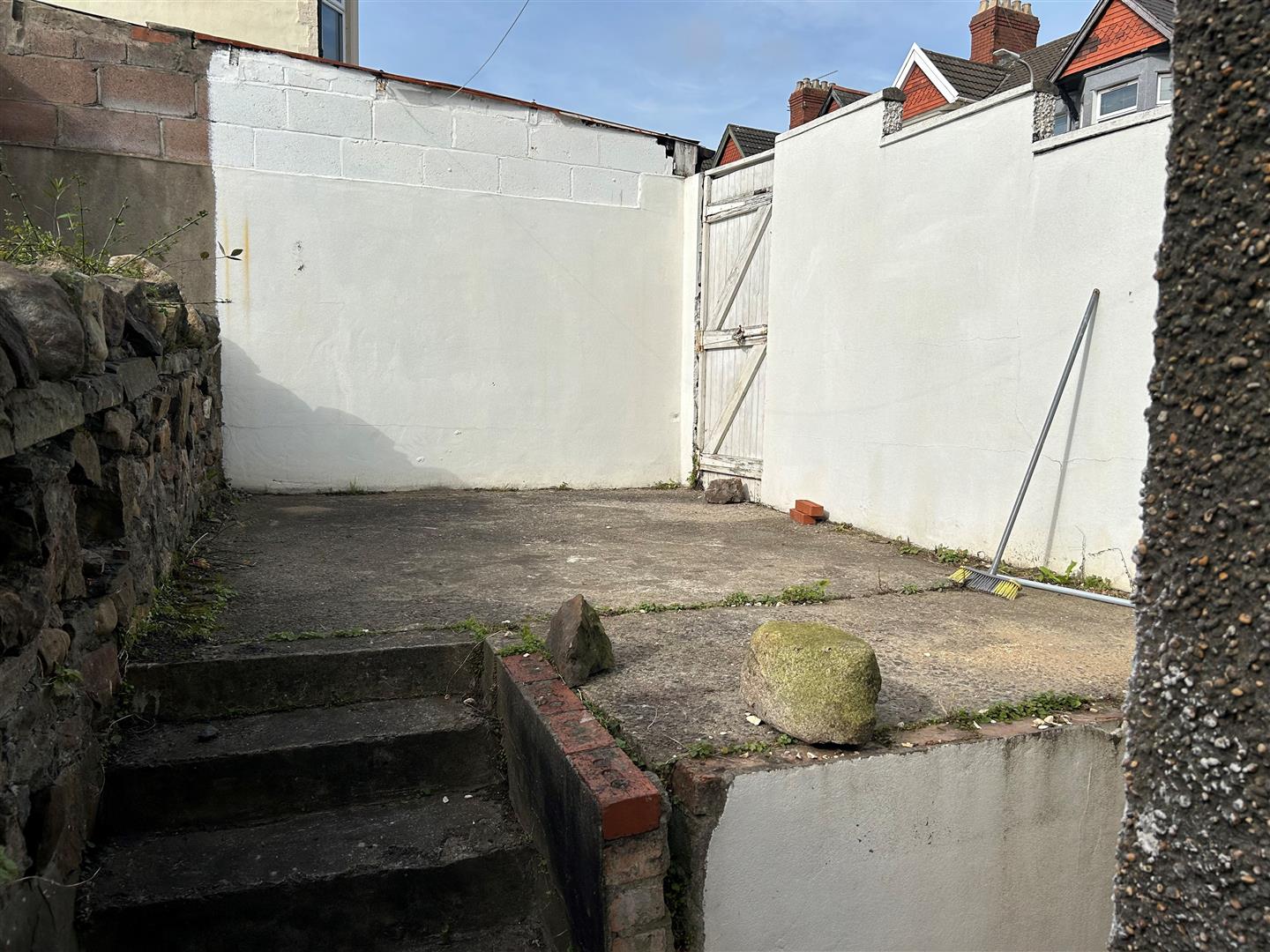 flat for rent llantrisant street