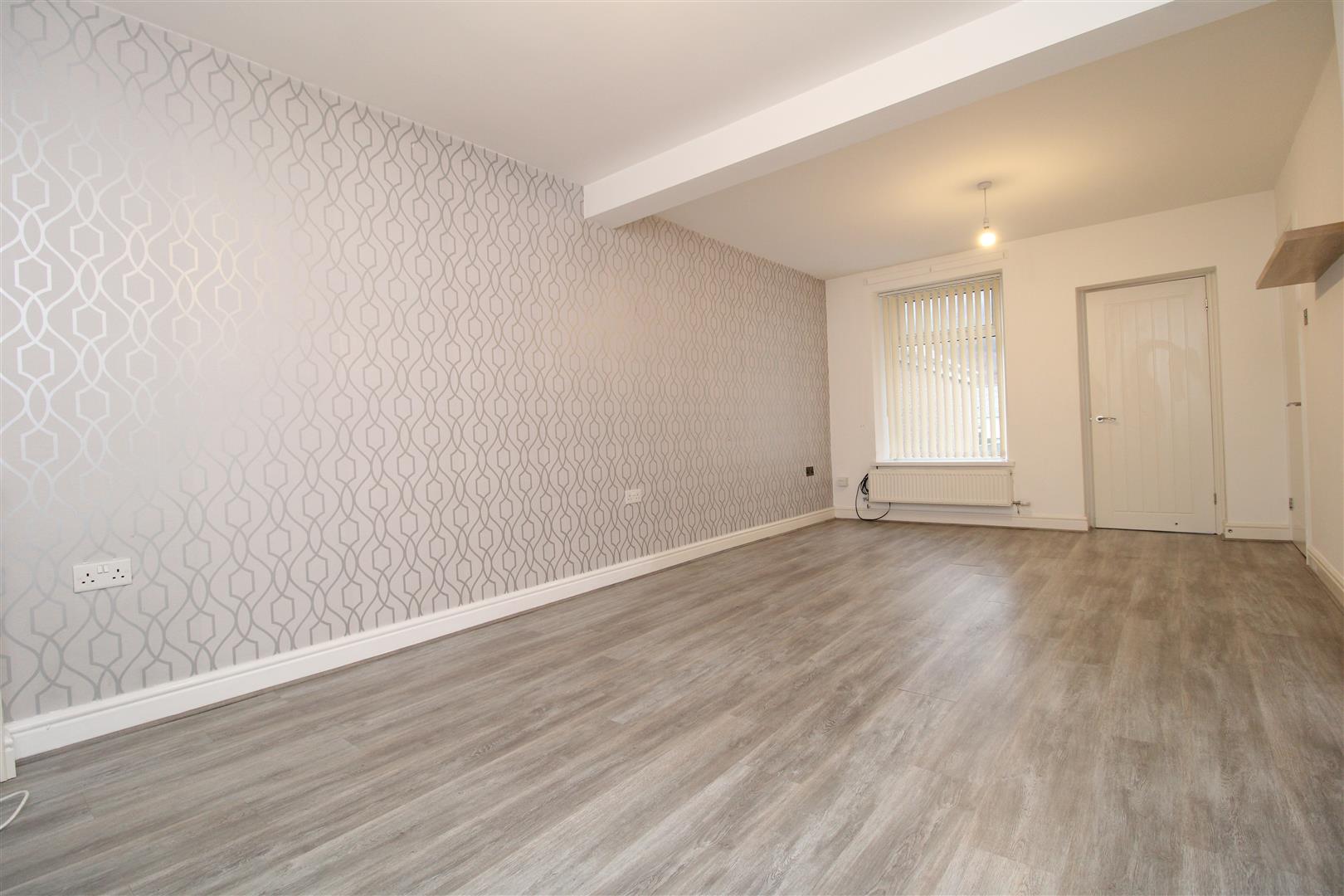 house - terraced for rent dumfries street