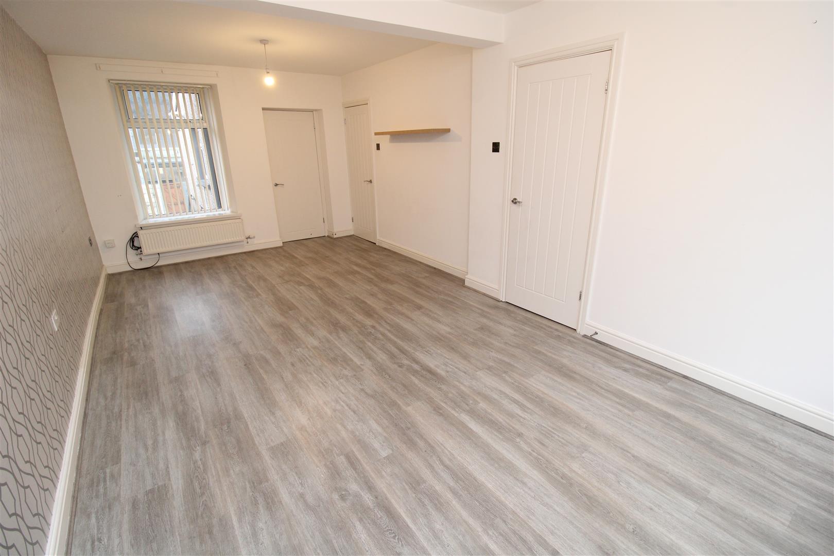 house - terraced for rent dumfries street