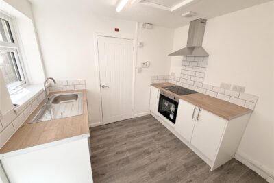 house - terraced for rent duffryn street