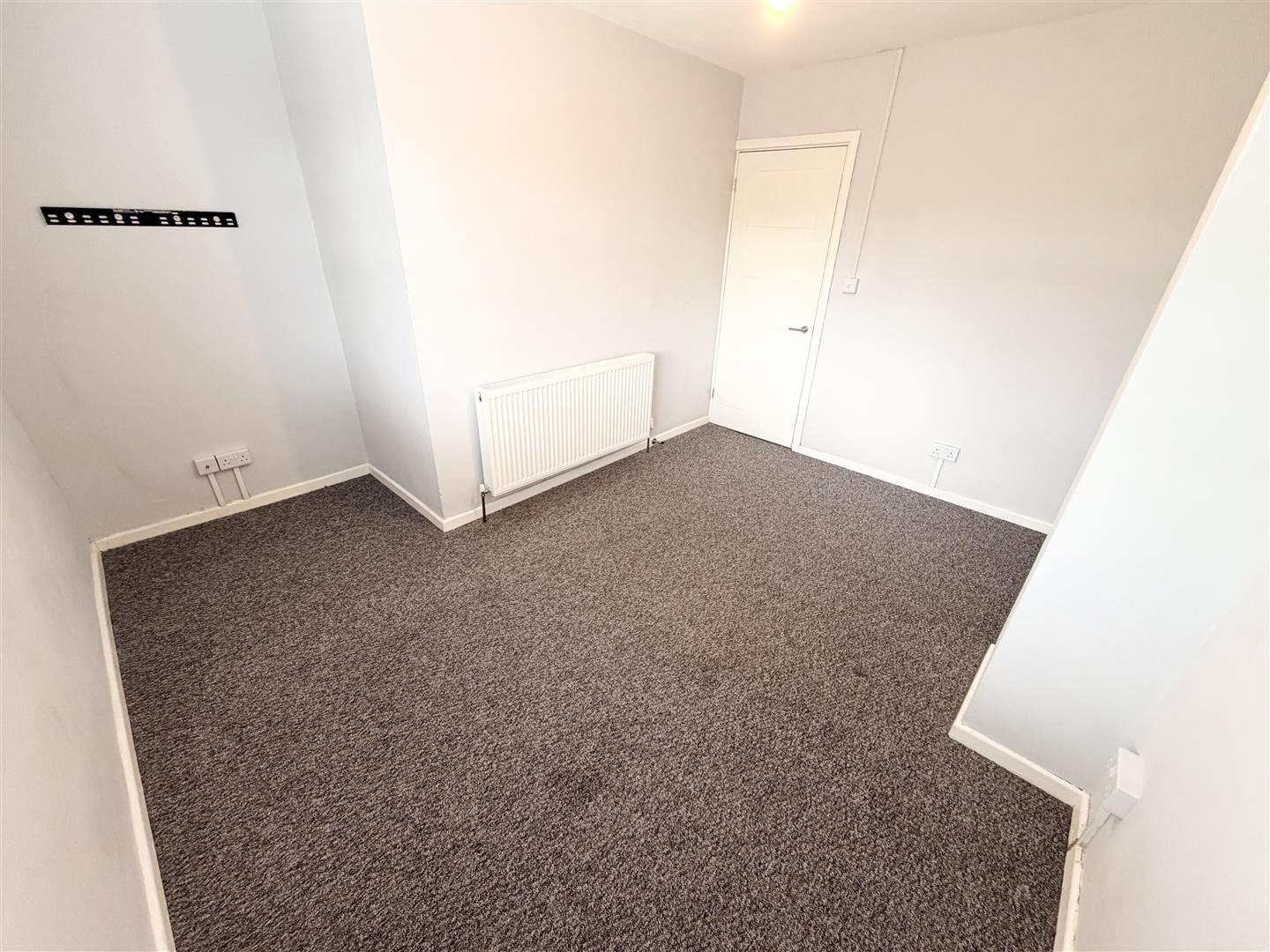 house - terraced for rent channel view