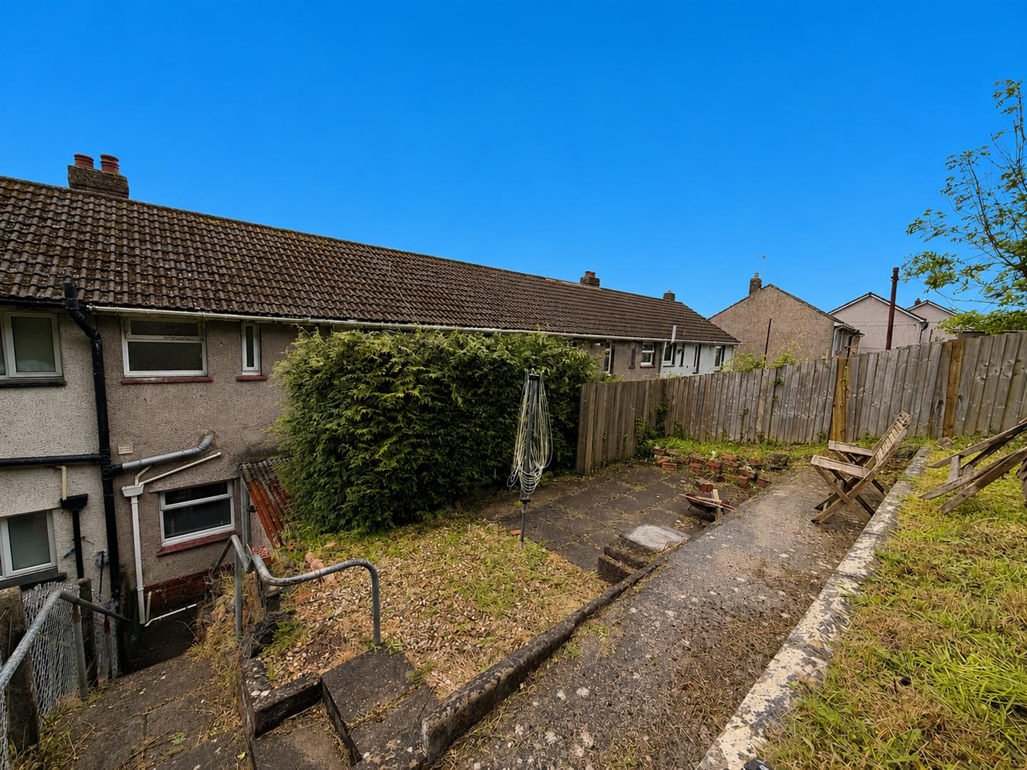 house - terraced for rent channel view