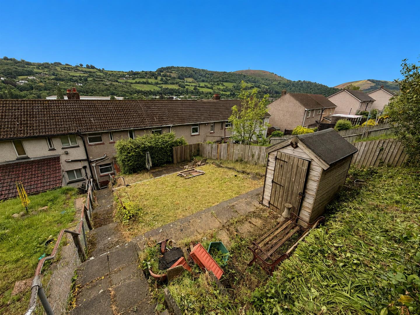 house - terraced for rent channel view