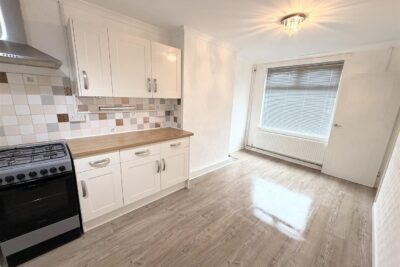 house - terraced for rent channel view