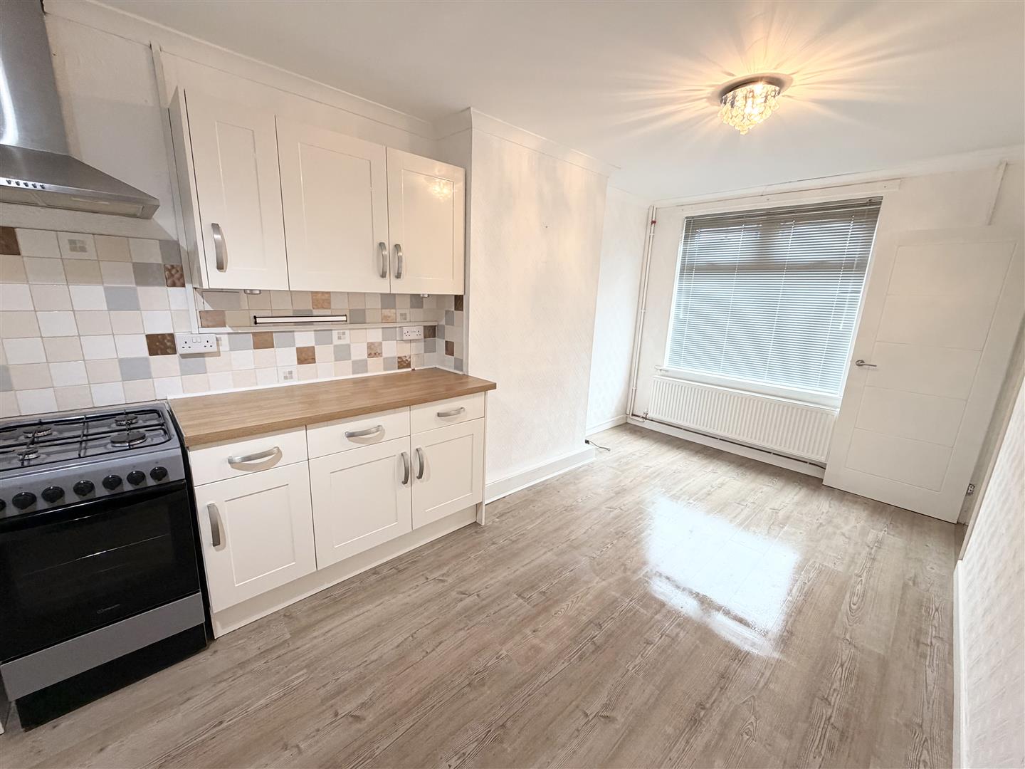 house - terraced for rent channel view