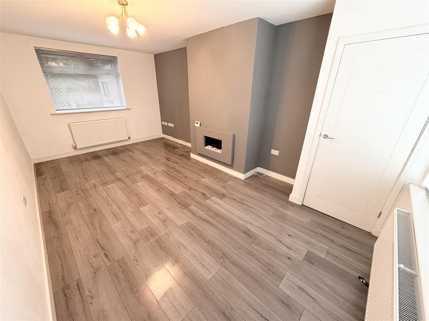 house - terraced for rent channel view