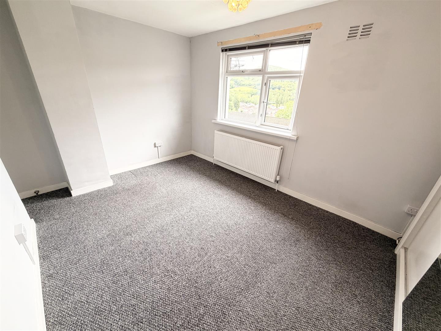 house - terraced for rent channel view
