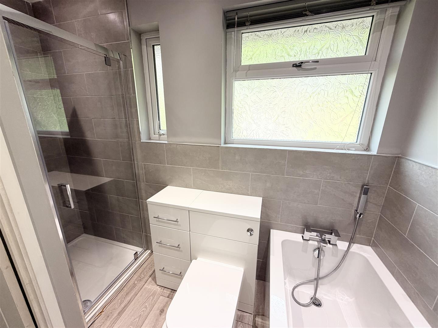 house - terraced for rent channel view