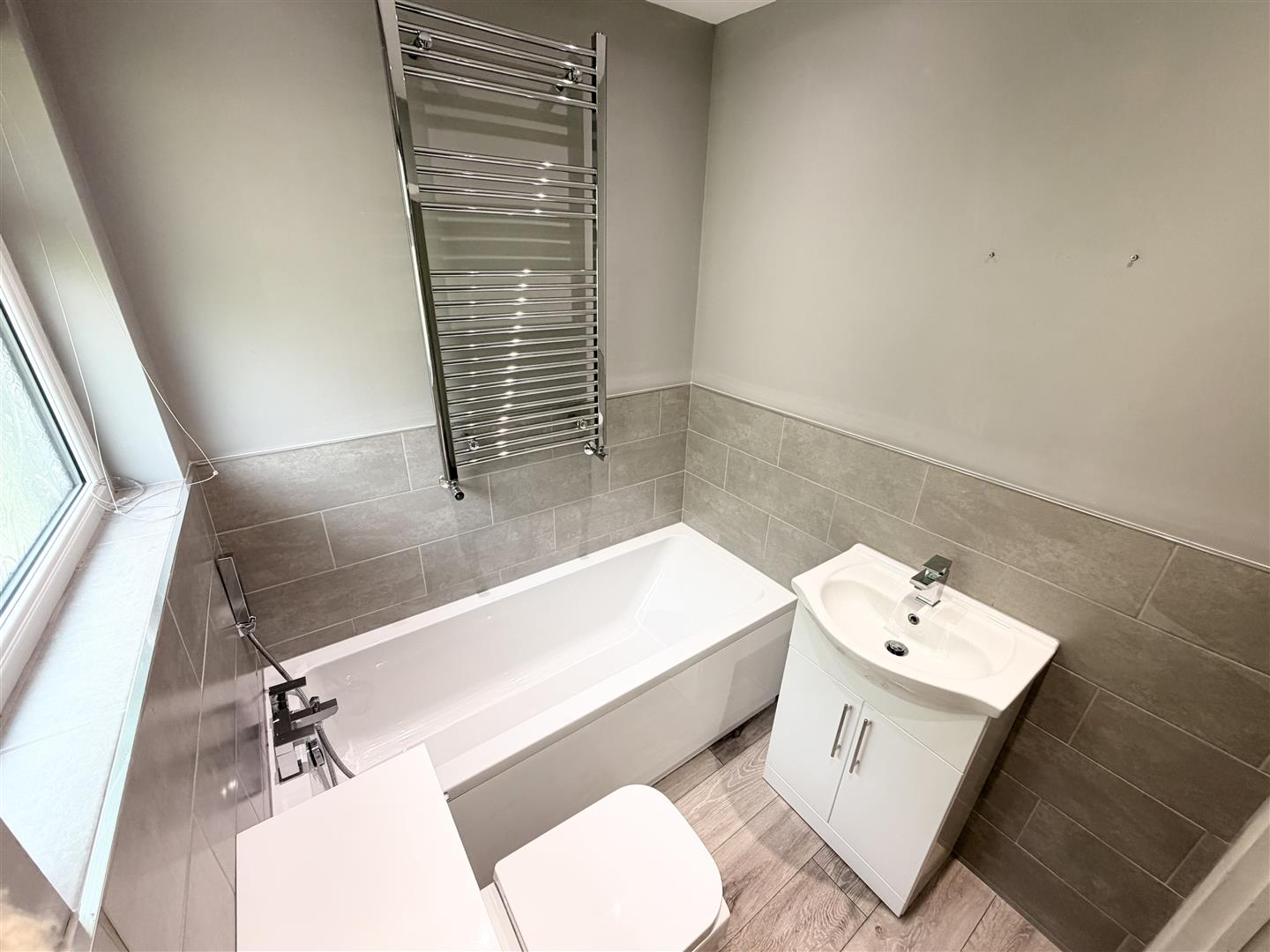house - terraced for rent channel view