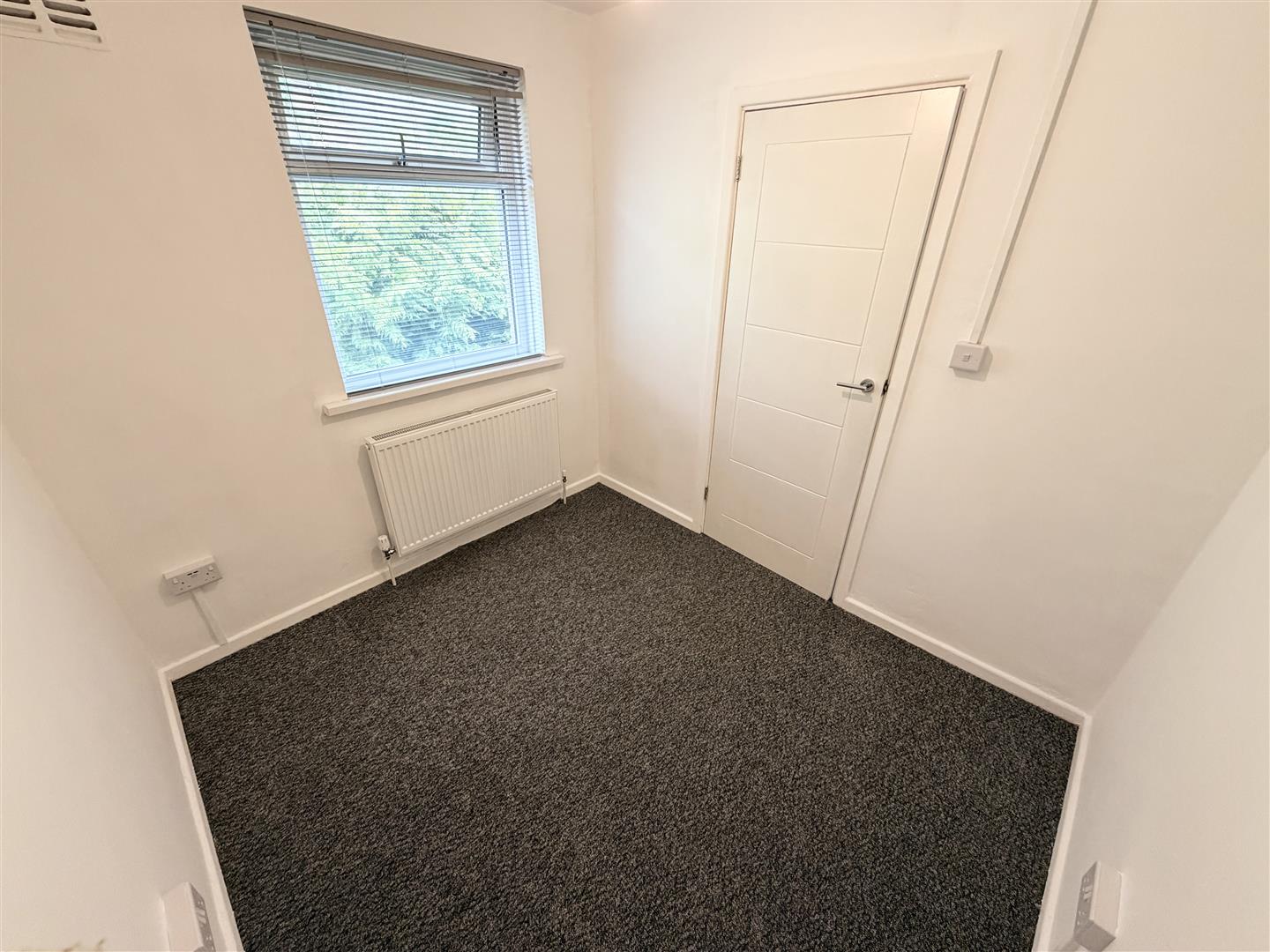 house - terraced for rent channel view