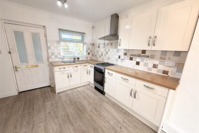 house - terraced for rent channel view