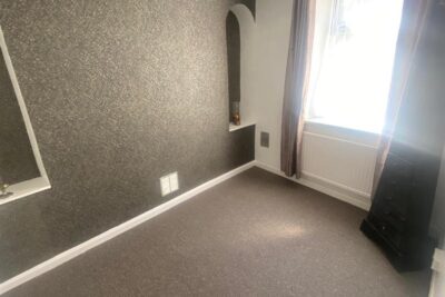 house - end terrace for rent wood road