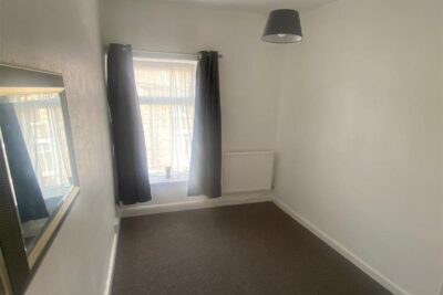 house - end terrace for rent wood road