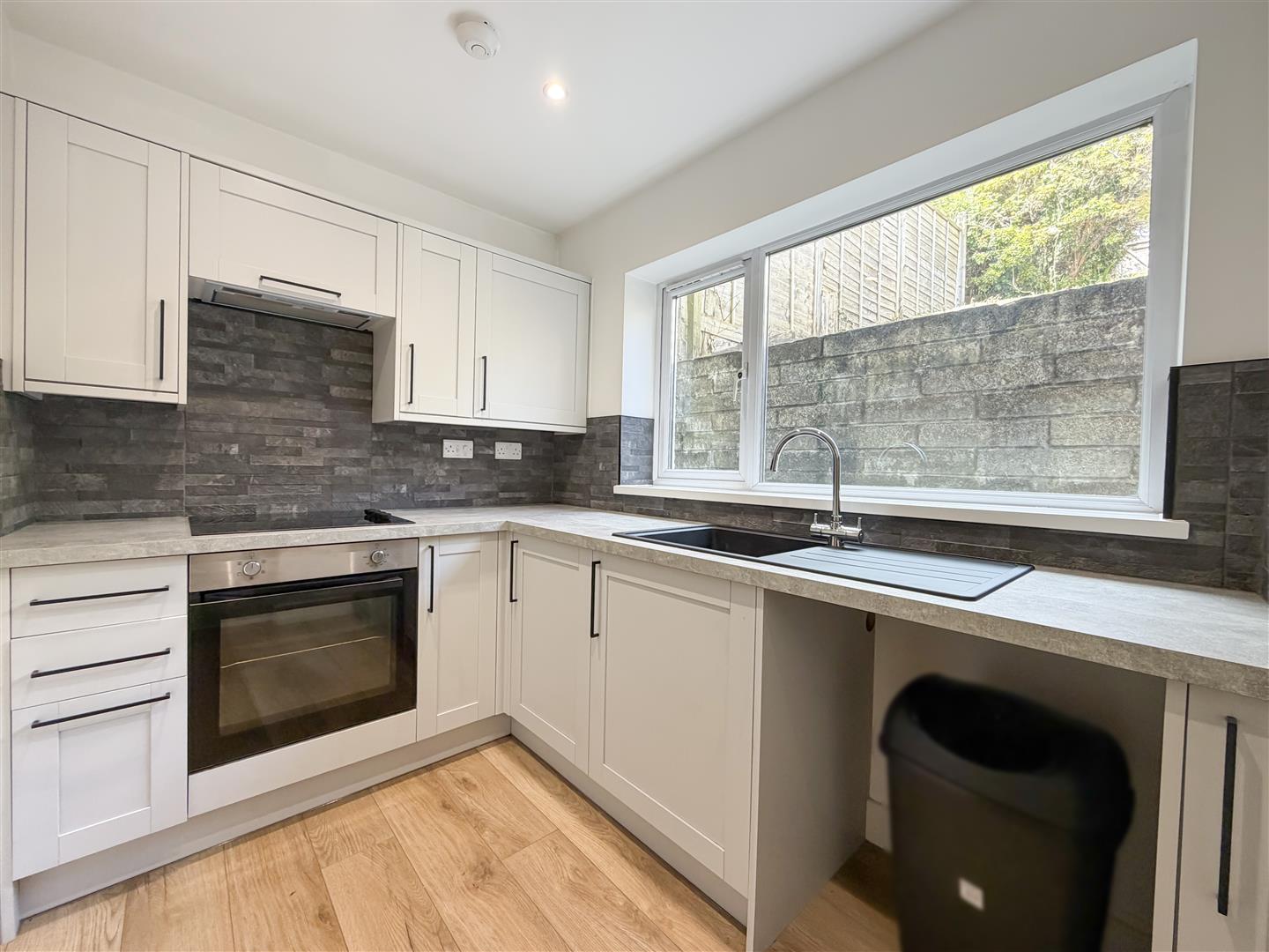 house - terraced for sale clydach road