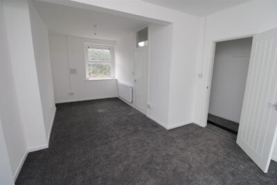 house for sale ty'r felin street