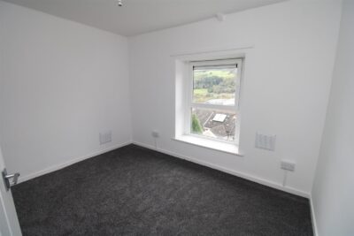 house for sale ty'r felin street