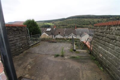 house for sale ty'r felin street