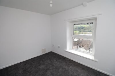 house - terraced for rent ty'r felin street