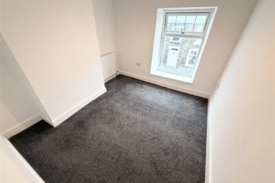 house - terraced for rent princess street