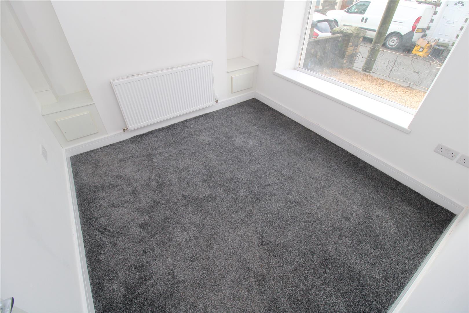 house - terraced for rent princess street