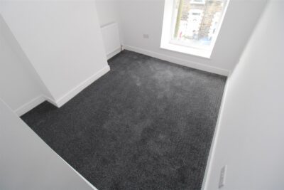 house - terraced for rent princess street