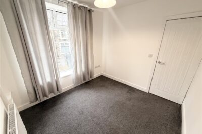 house - terraced for rent princess street