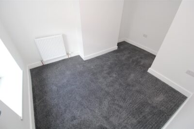 house - terraced for rent princess street