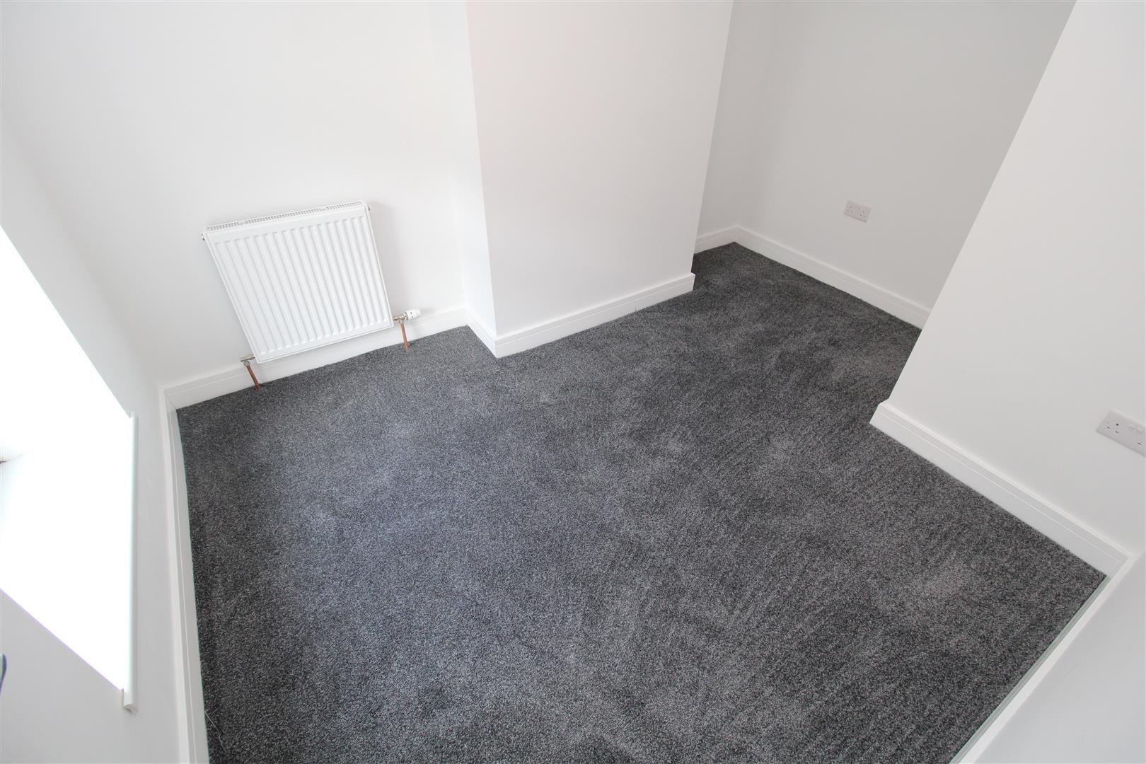 house - terraced for rent princess street