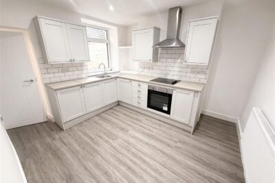 house - terraced for rent princess street