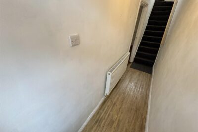 house - terraced for rent church road
