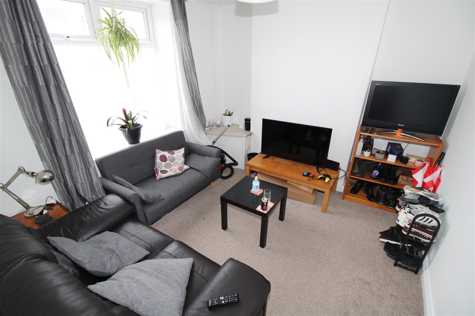 house - terraced for rent collins terrace