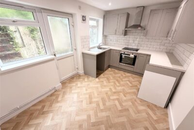 house - terraced for rent brown street