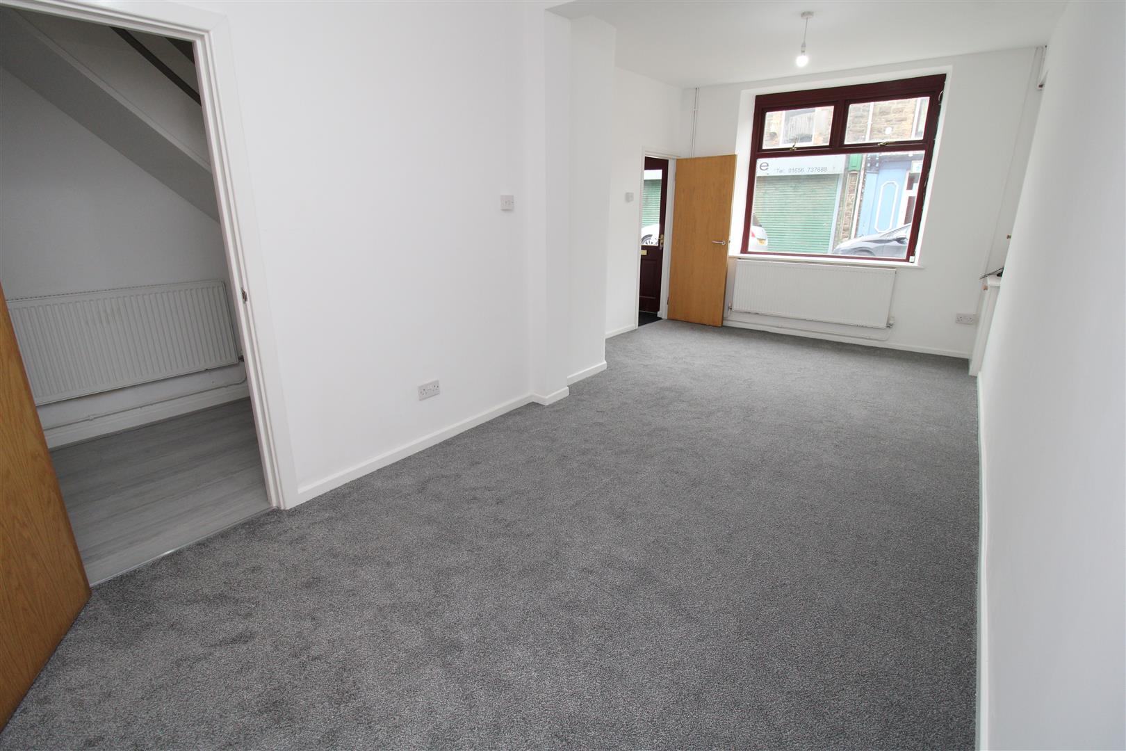 house - terraced for rent caerau road