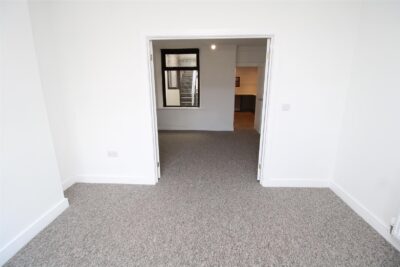 house - terraced for rent mountain ash road
