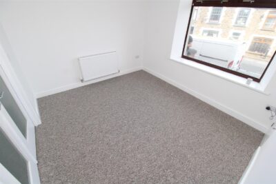 house - terraced for rent mountain ash road