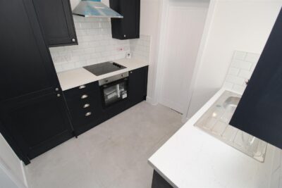 house - terraced for rent high street