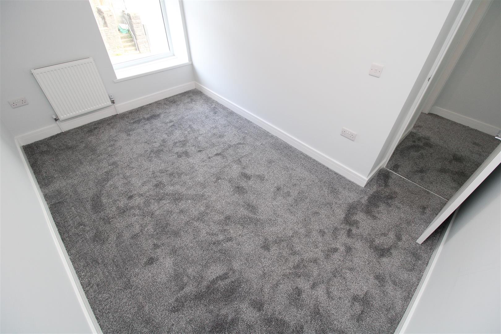 house - terraced for rent high street