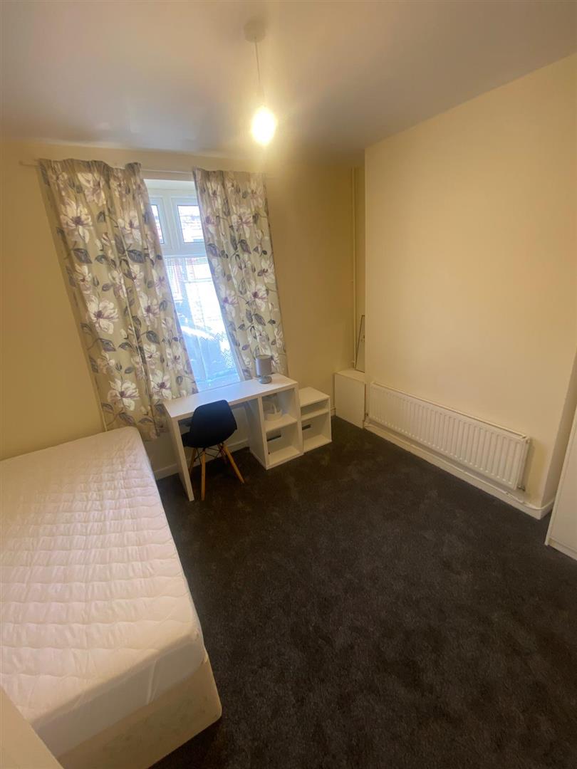 room for rent brook street